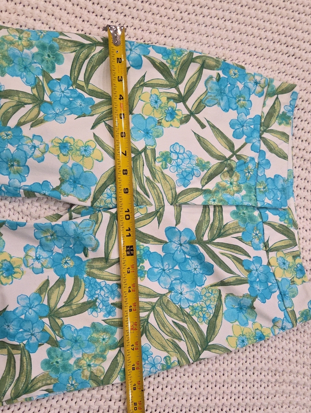 Croft & Barrow Blue Floral Capri Pants Resort Style Womens Size 6 - Picture 12 of 15